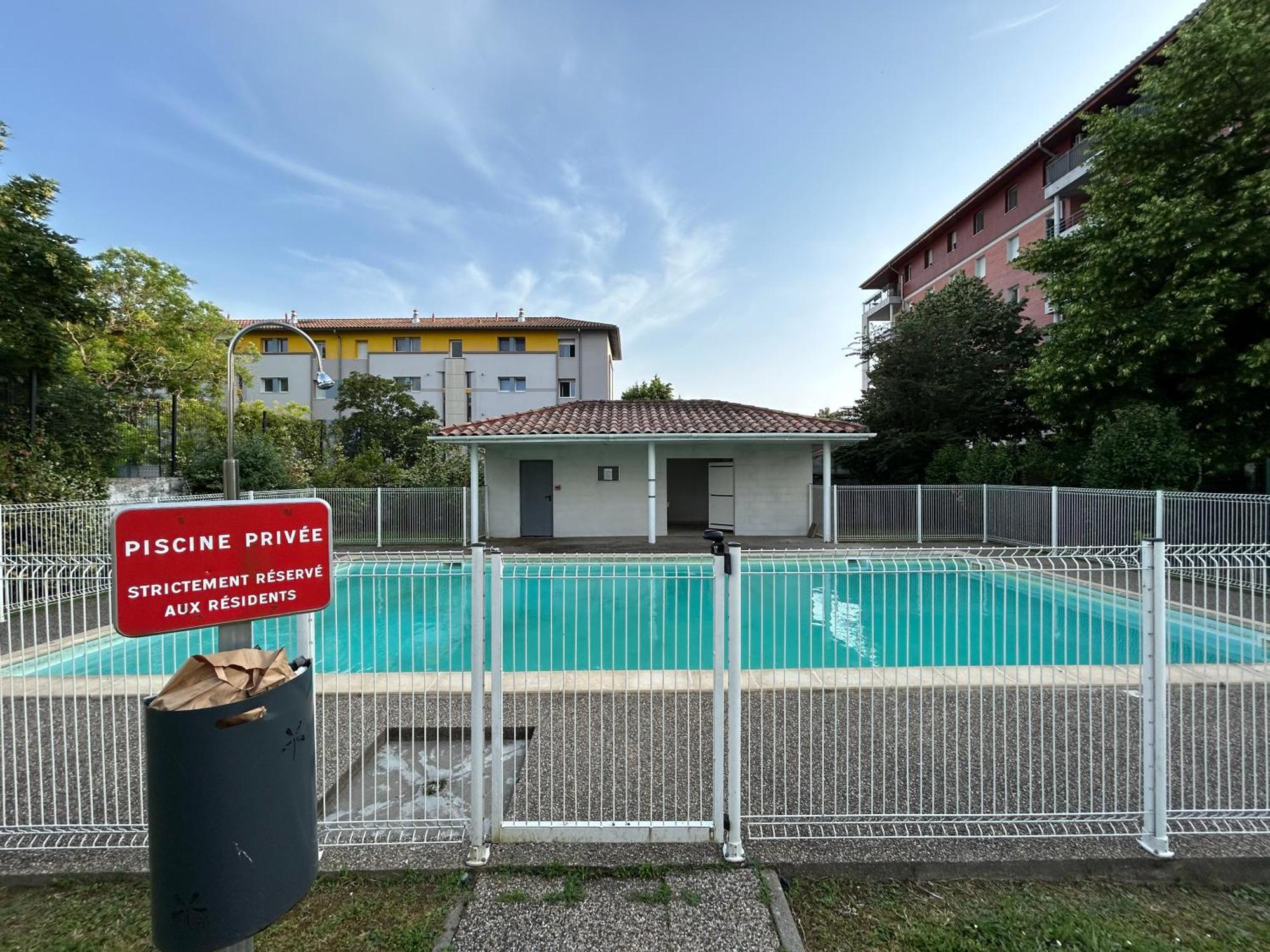 Appartement Cosy Agen Centre Avec Lit King Size Buitenkant foto